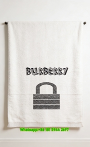 Burberry Padlock Print Flannel Sofa Throw Blanket for Wall Decor B068